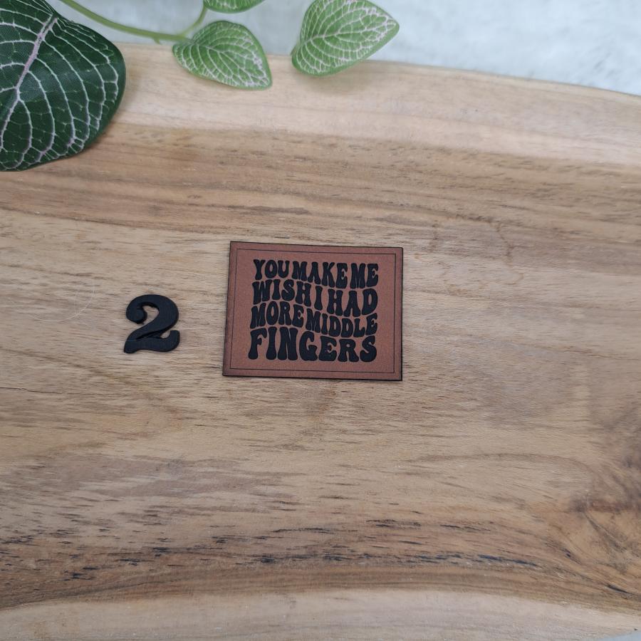 Kunstlederlabel "Middle Finger 2"
