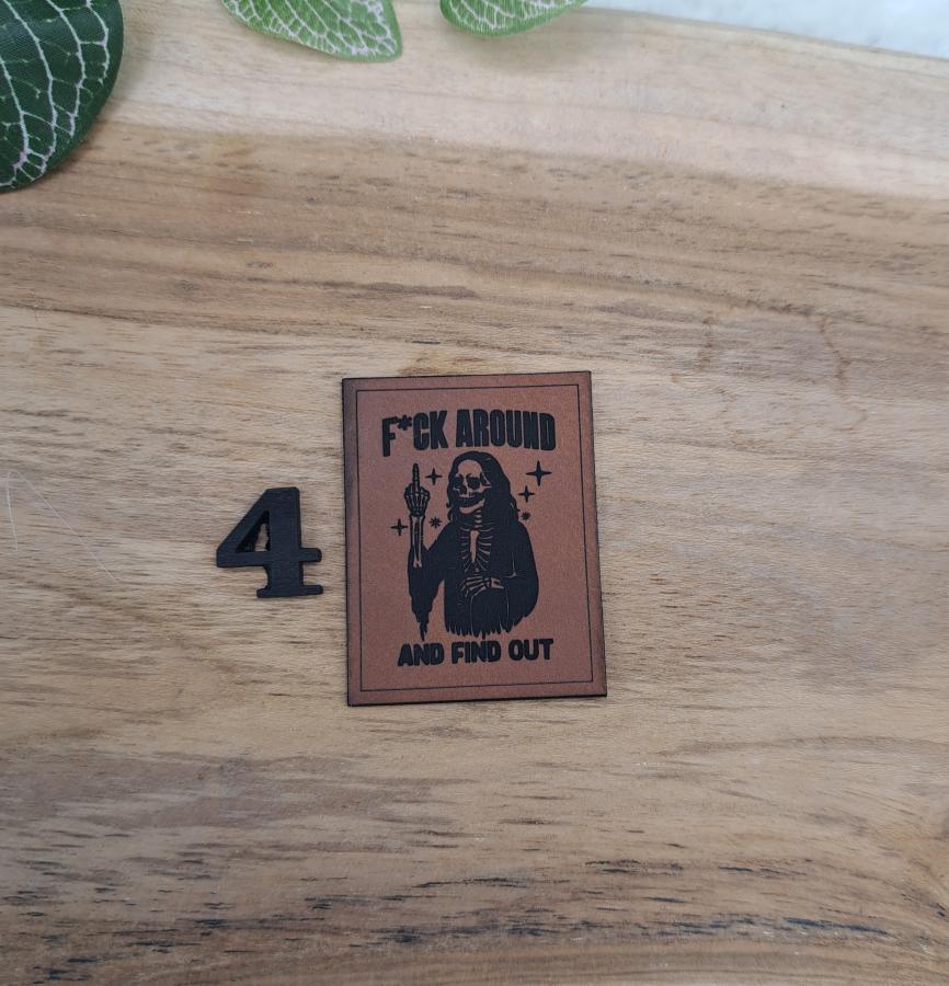 Kunstlederlabel "Middle Finger 2"