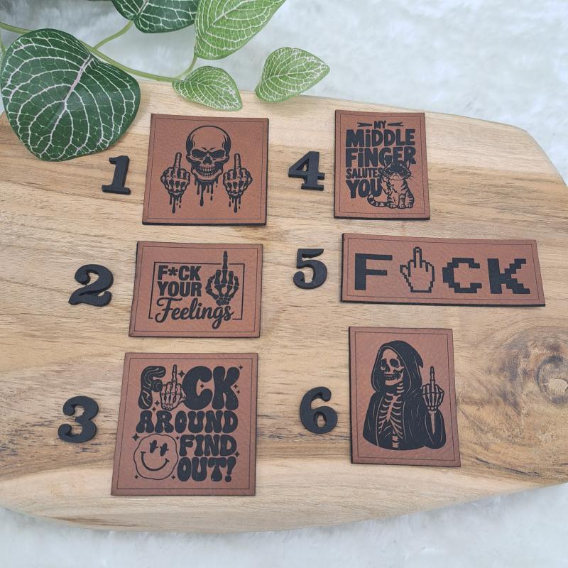 Kunstlederlabel "Middle Finger"