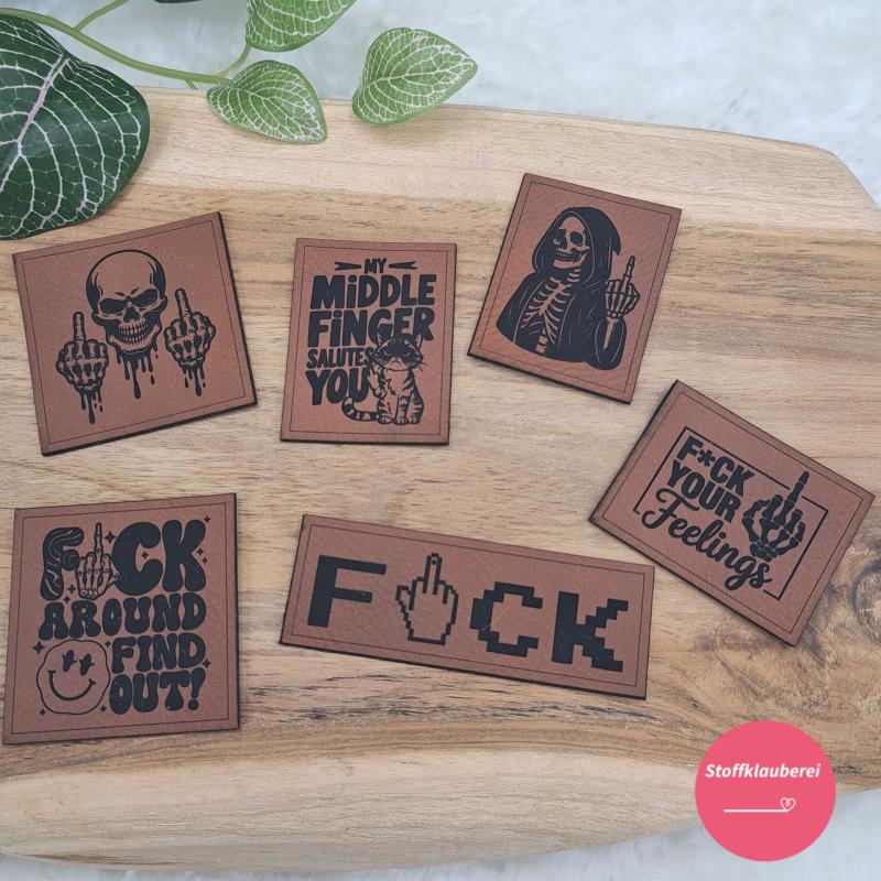 Kunstlederlabel "Middle Finger"